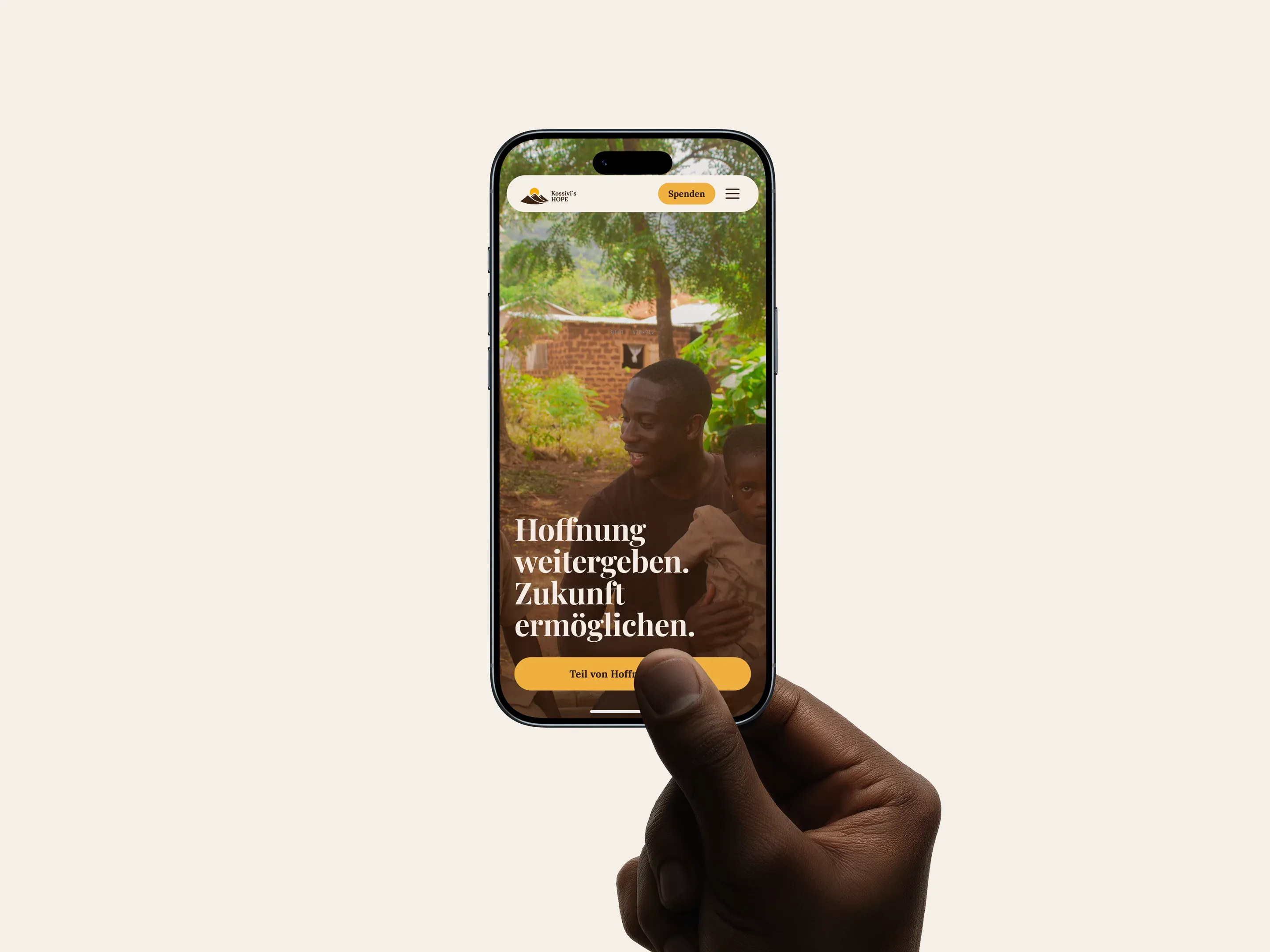 Mobile Website von Kossivi’s Hope auf einem iPhone