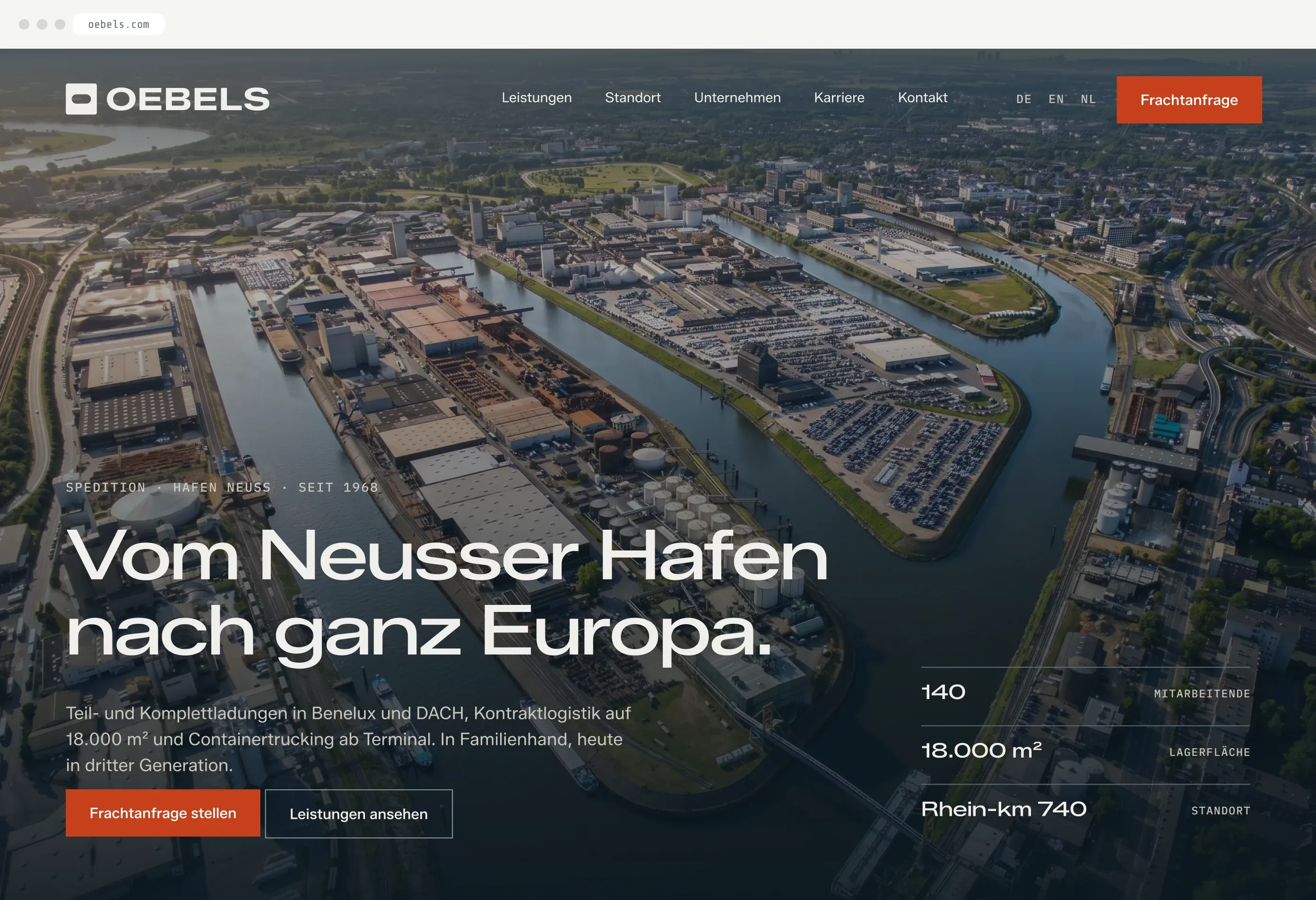 Startseite der Spedition OEBELS im Browser: Luftbild des Neusser Hafens, Überschrift „Vom Neusser Hafen nach ganz Europa.“ und Button „Frachtanfrage stellen“
